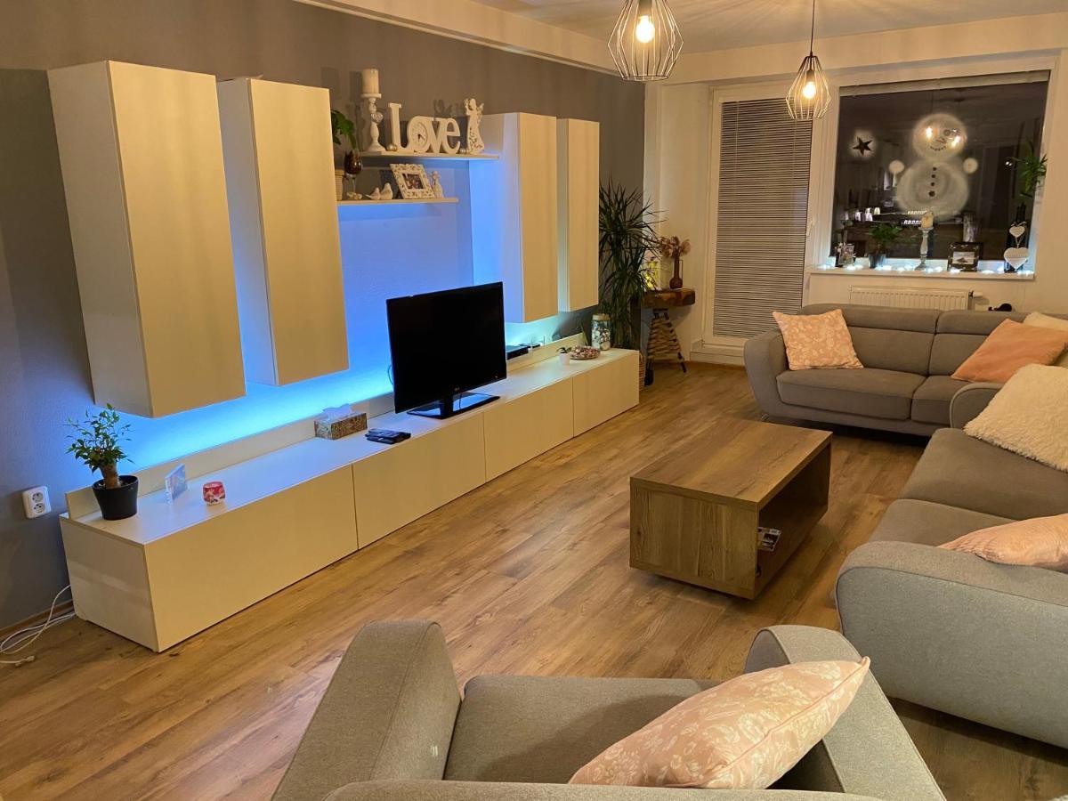 Apartman Slnecna Terasa S Vlastnym Parkovanim Na 2 Auta Apartment Zilina Bagian luar foto