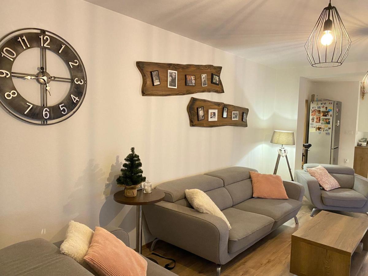 Apartman Slnecna Terasa S Vlastnym Parkovanim Na 2 Auta Apartment Zilina Bagian luar foto