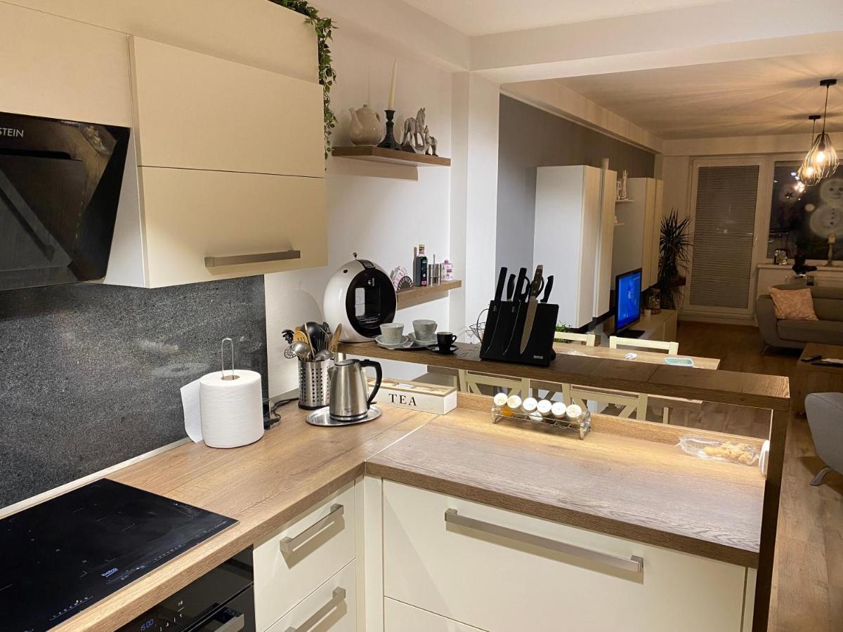 Apartman Slnecna Terasa S Vlastnym Parkovanim Na 2 Auta Apartment Zilina Bagian luar foto