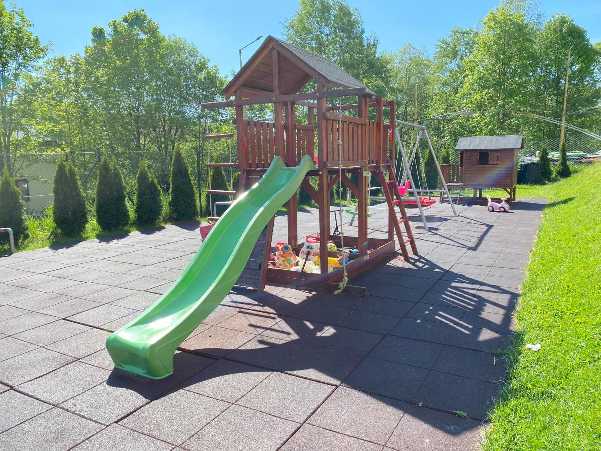 Apartman Slnecna Terasa S Vlastnym Parkovanim Na 2 Auta Apartment Zilina Bagian luar foto