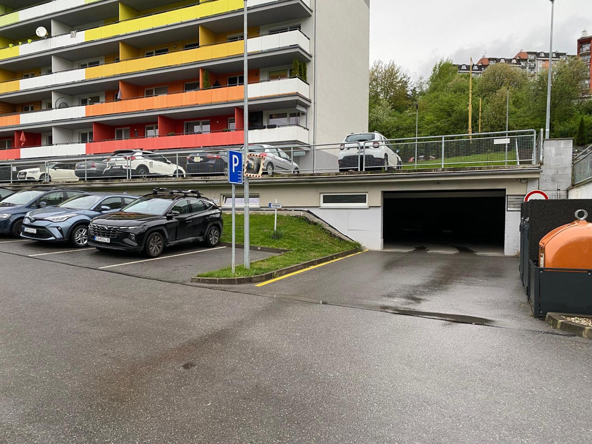 Apartman Slnecna Terasa S Vlastnym Parkovanim Na 2 Auta Apartment Zilina Ruang foto