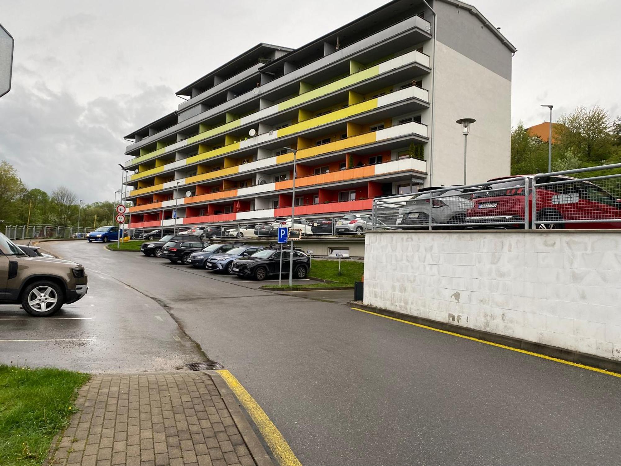 Apartman Slnecna Terasa S Vlastnym Parkovanim Na 2 Auta Apartment Zilina Ruang foto